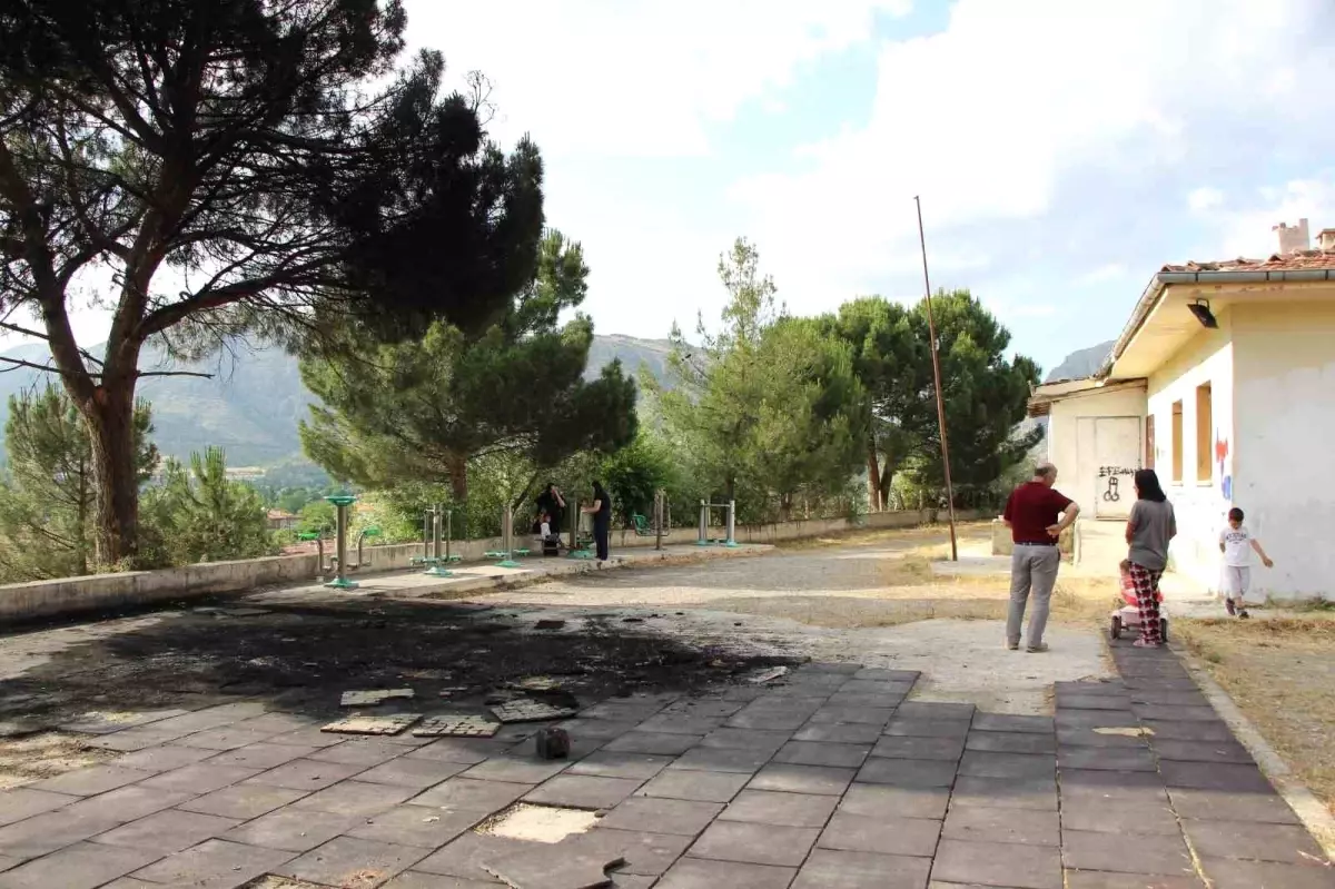 Amasya\'da Çocuk Parkı Yangını: Neden ve Sonuçlar