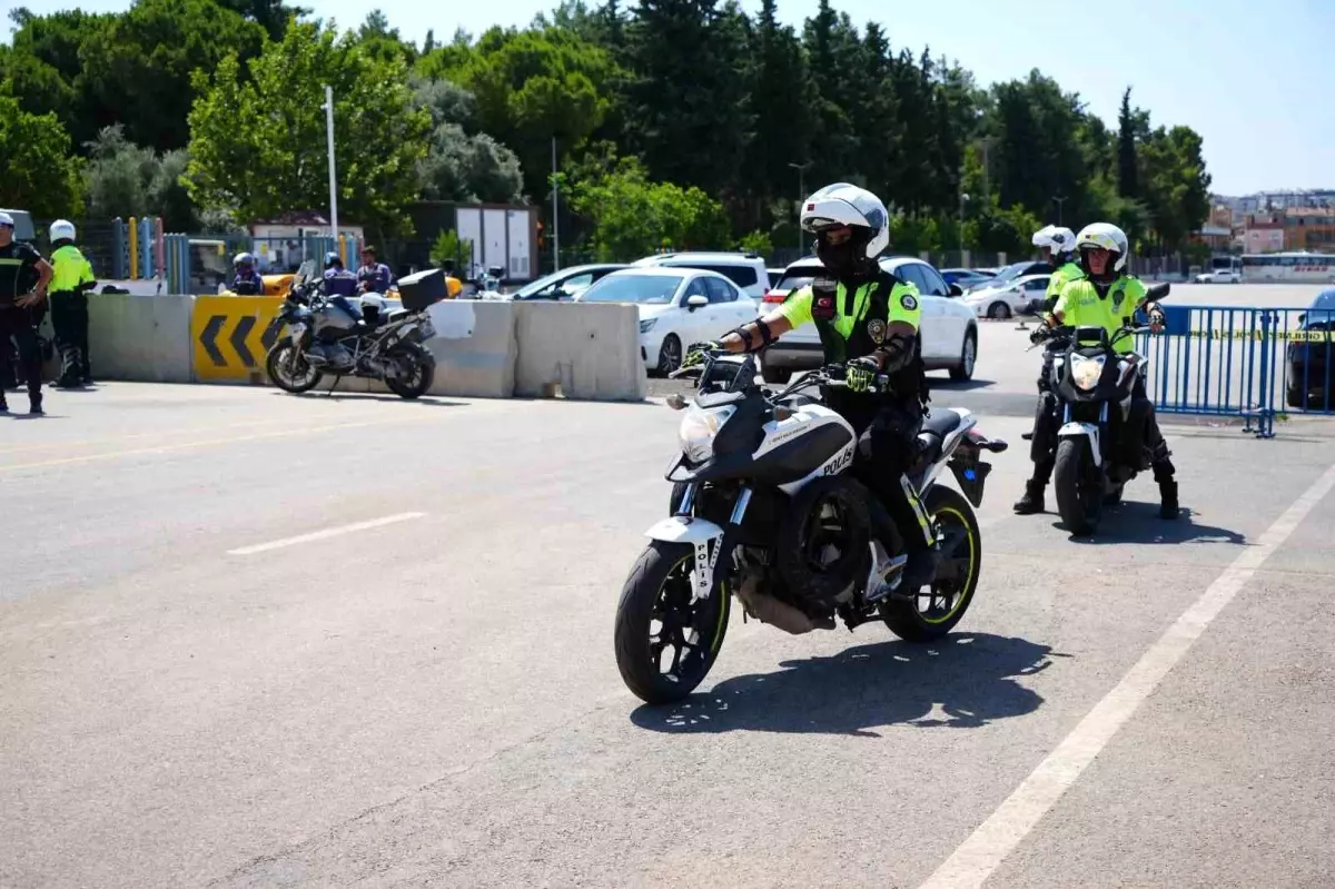 Antalya\'da motosikletli polis timlerine güvenli sürüş eğitimi