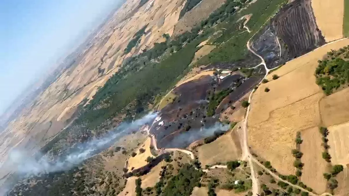 Kepsut\'ta Orman Yangınına Müdahale Sürüyor