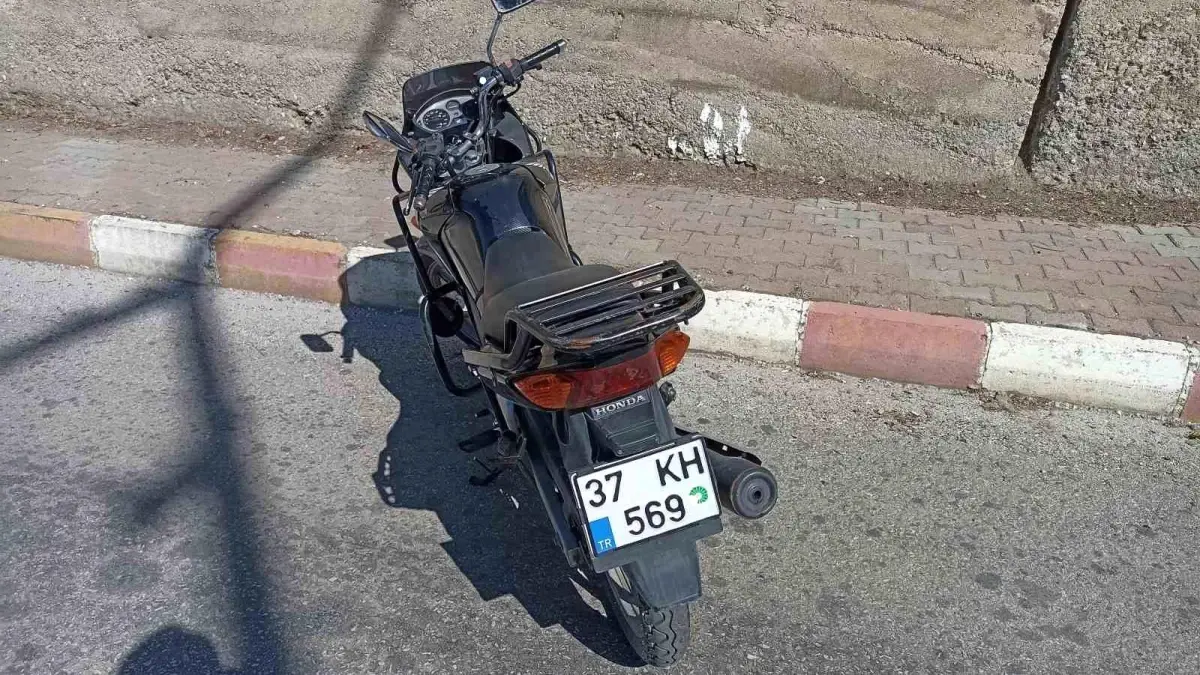 Tosya\'da Motosiklet Kazası: Sürücü Ağır Yaralandı