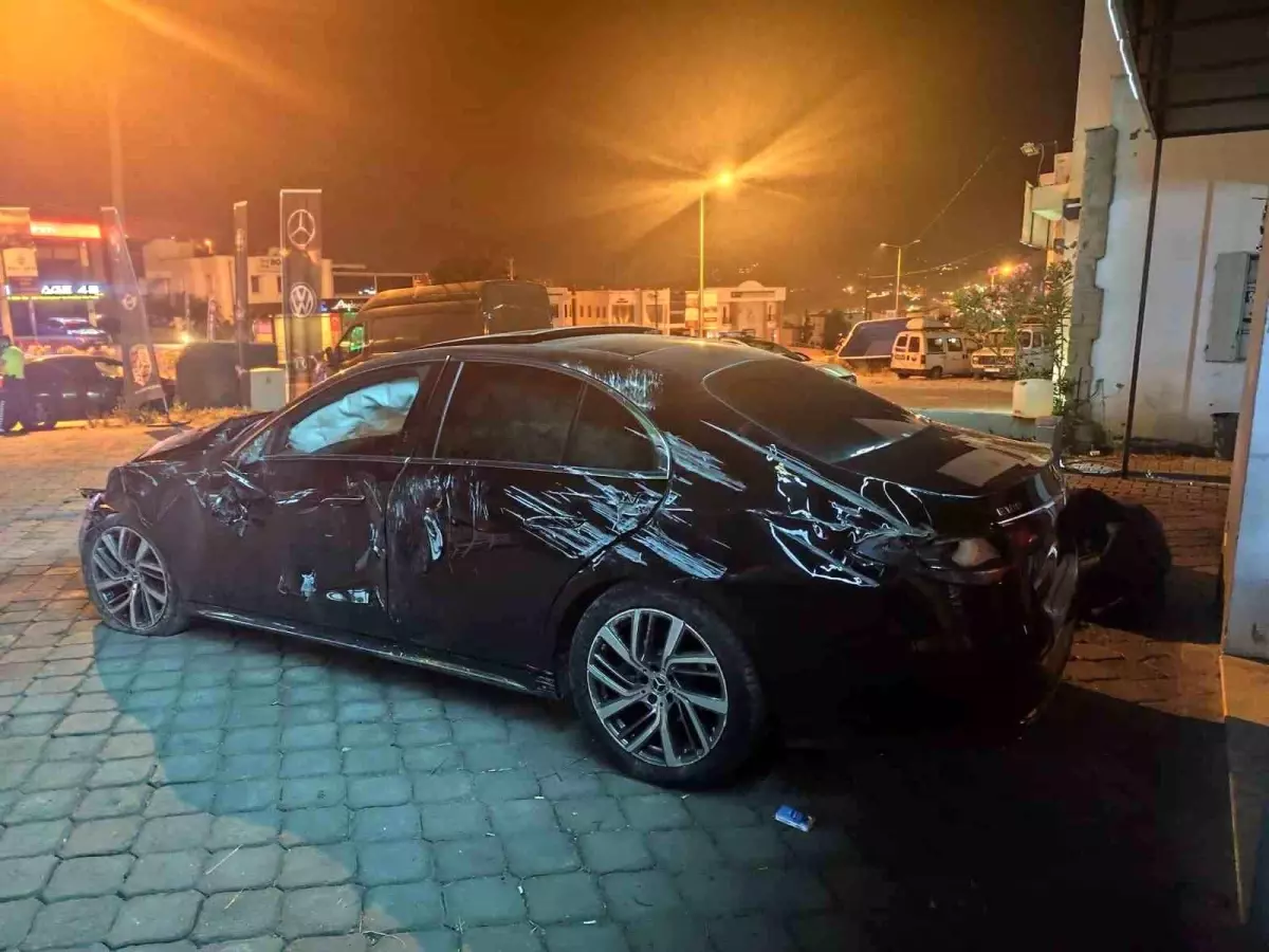 Bodrum\'da Alkollü Sürücü Kaza Yapıp Kaçtı