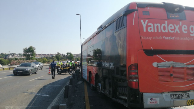 Haliç Köprüsü'nde metrobüs kazası