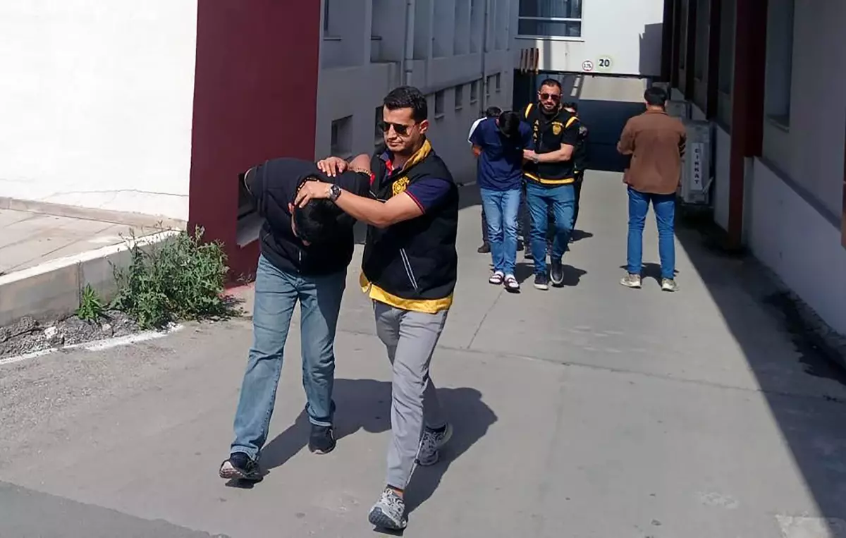Adana\'da Kardeş Katliamı: 5 Tutuklama