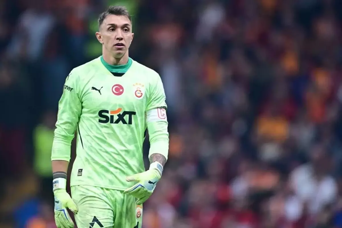 Muslera yıllar sonra itiraf etti: Türkiye\'de küme düşmelerine çok üzüldüm