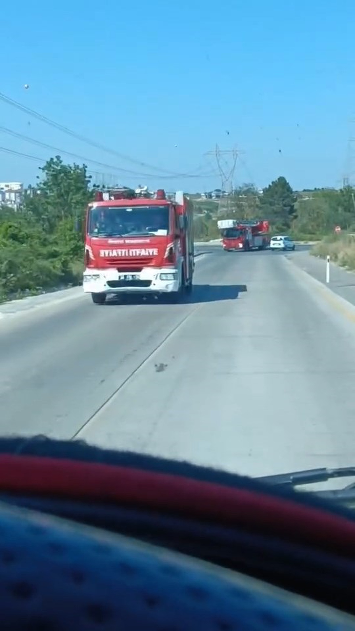 Arnavutköy\'de Lojistik Depoda Yangın
