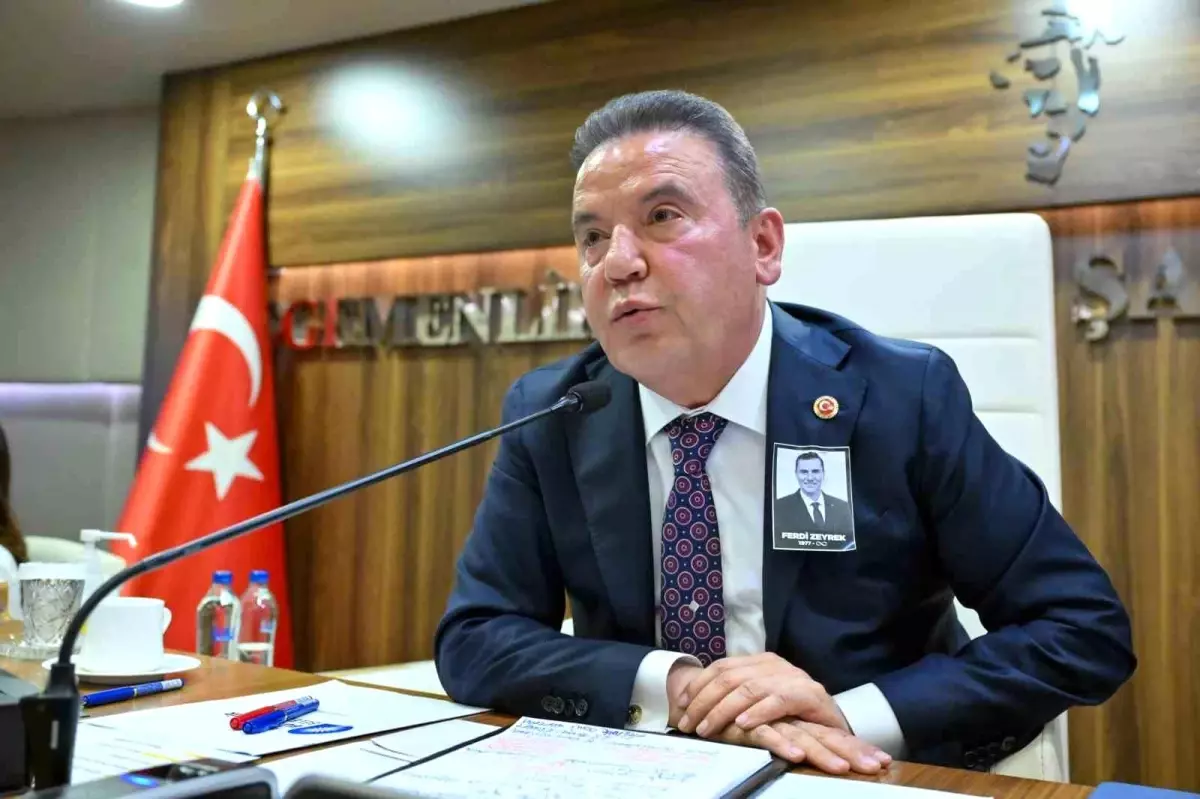 Muhittin Böcek, Türkiye\'nin En Başarılı İkinci Büyükşehir Belediye Başkanı Seçildi