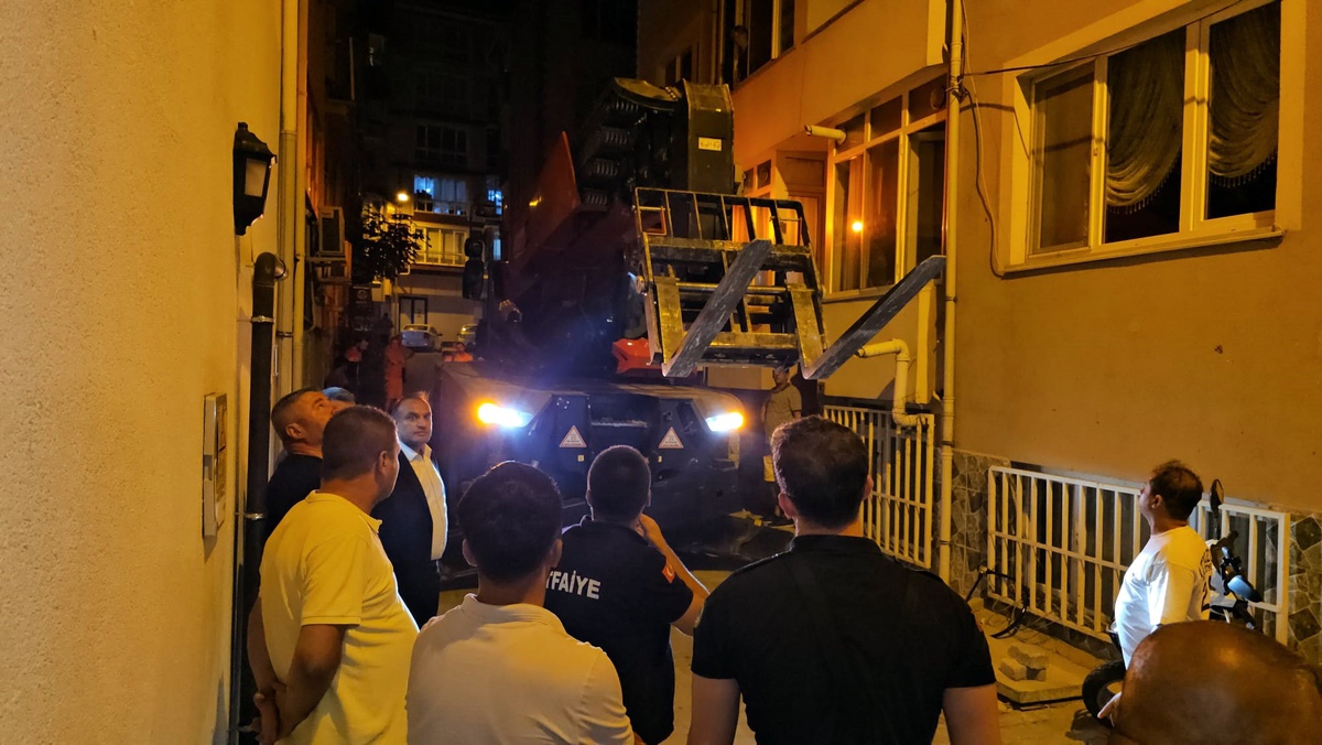Edirne\'de 165 Kiloluk Adam Dairede Ölü Bulundu