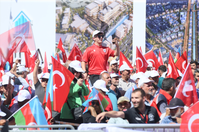 Erdoğan: Depremde ülkemizin imdadına ilk koşanlardan biri can Azerbaycan'dı