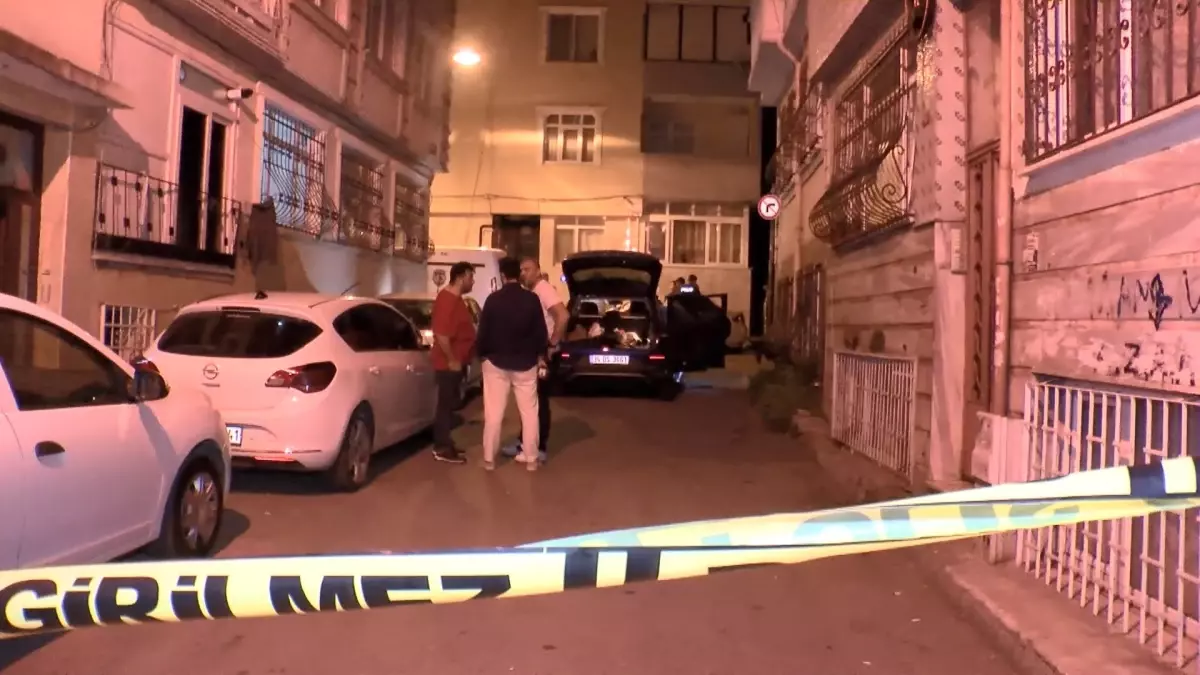Fatih\'te Silahlı Saldırı: Sürücü Hayatını Kaybetti
