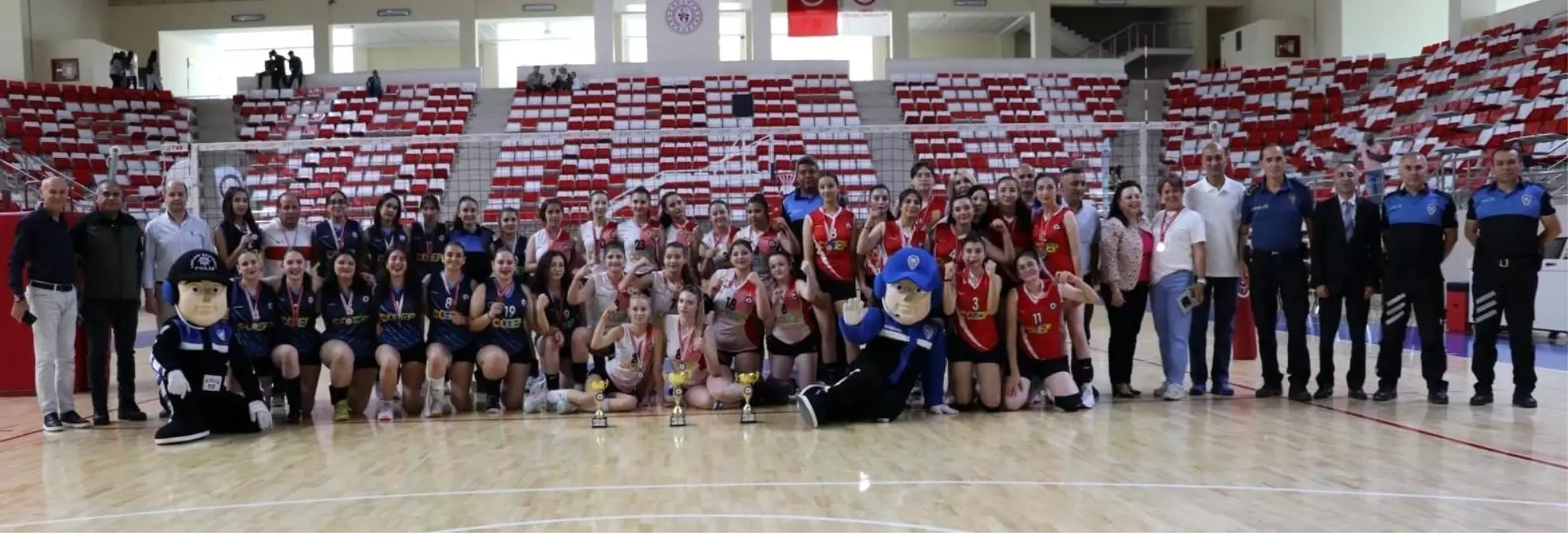 İl Emniyet Müdürlüğü tarafından düzenlenen voleybol turnuvası sona erdi