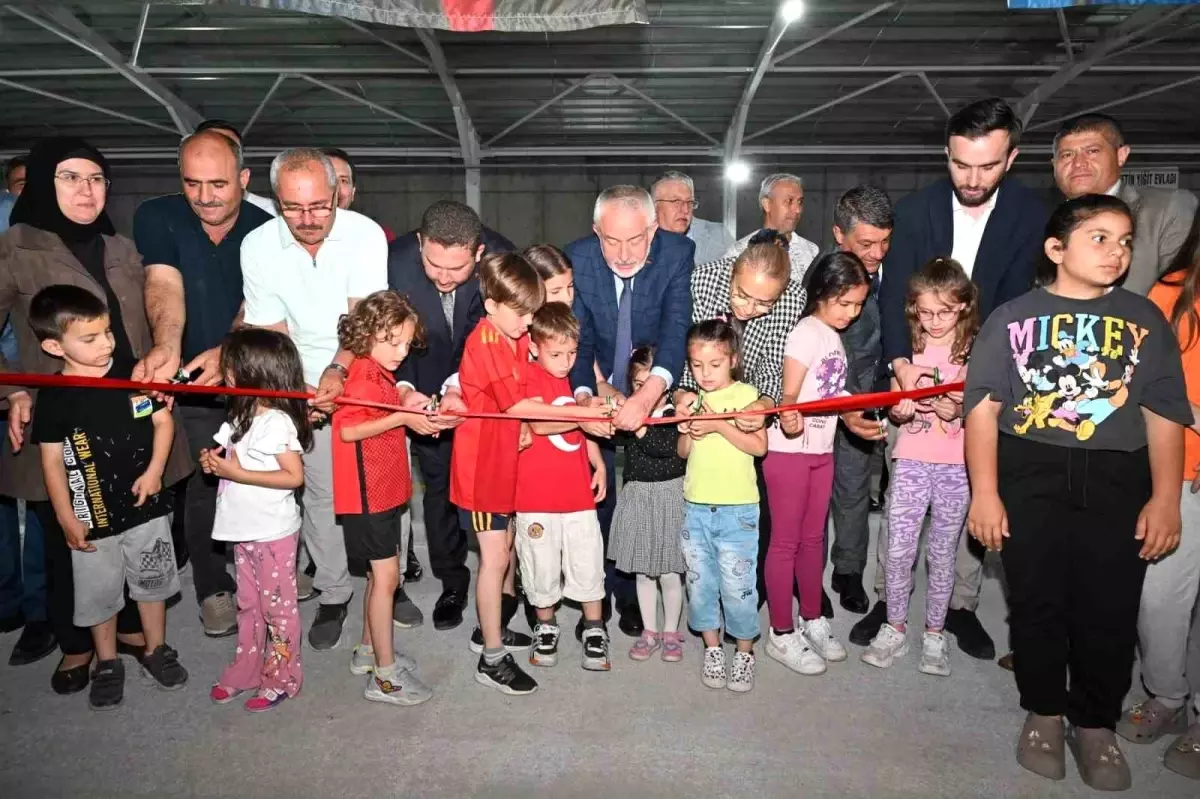 Isparta\'da Akkent Mahallesi Kapalı Pazaryeri açıldı