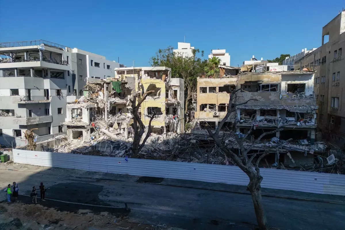 İsrail enkaz kaldırıyor! Tel Aviv\'den canlı yayın