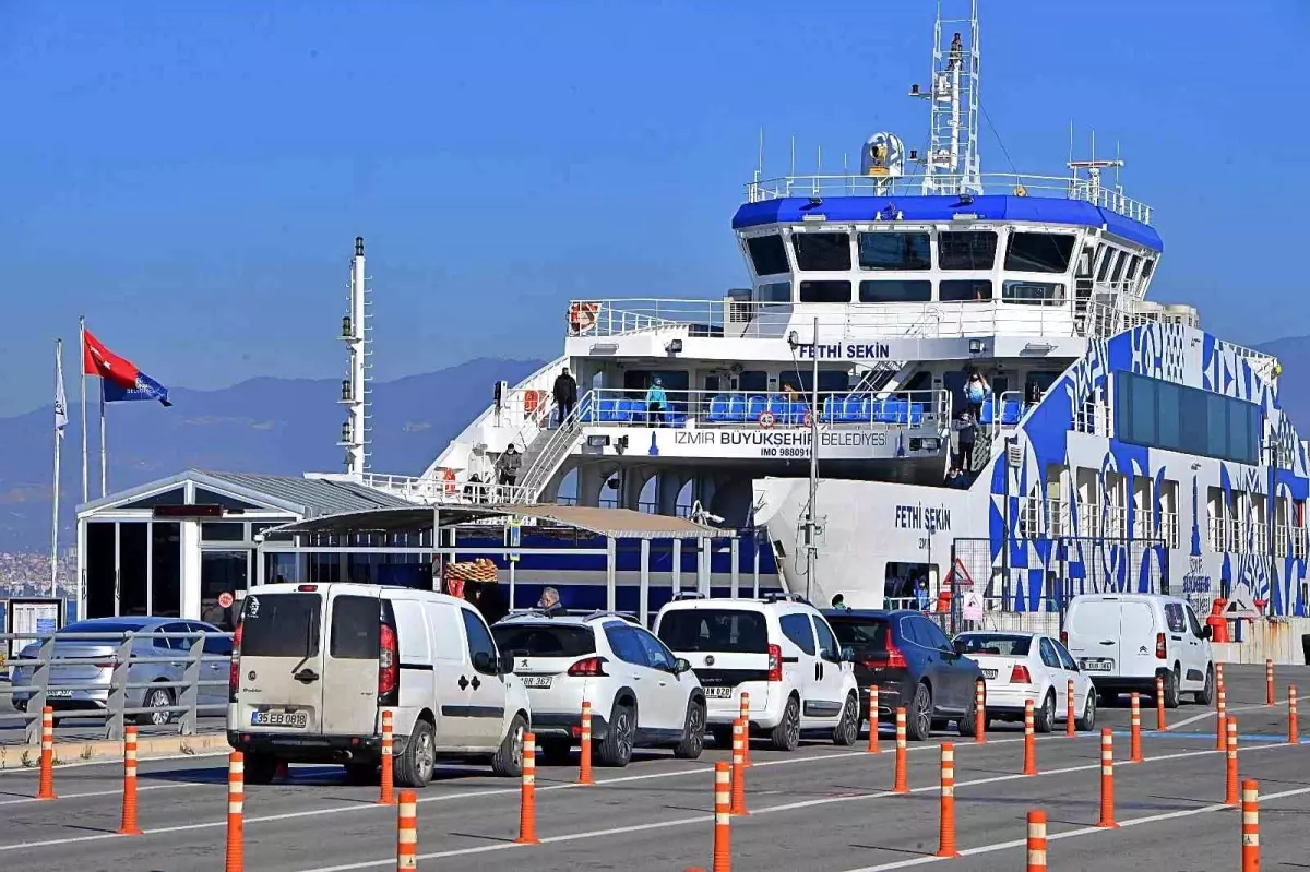 İZDENİZ Araba Vapurlarının Ücret Tarifesini Güncelledi