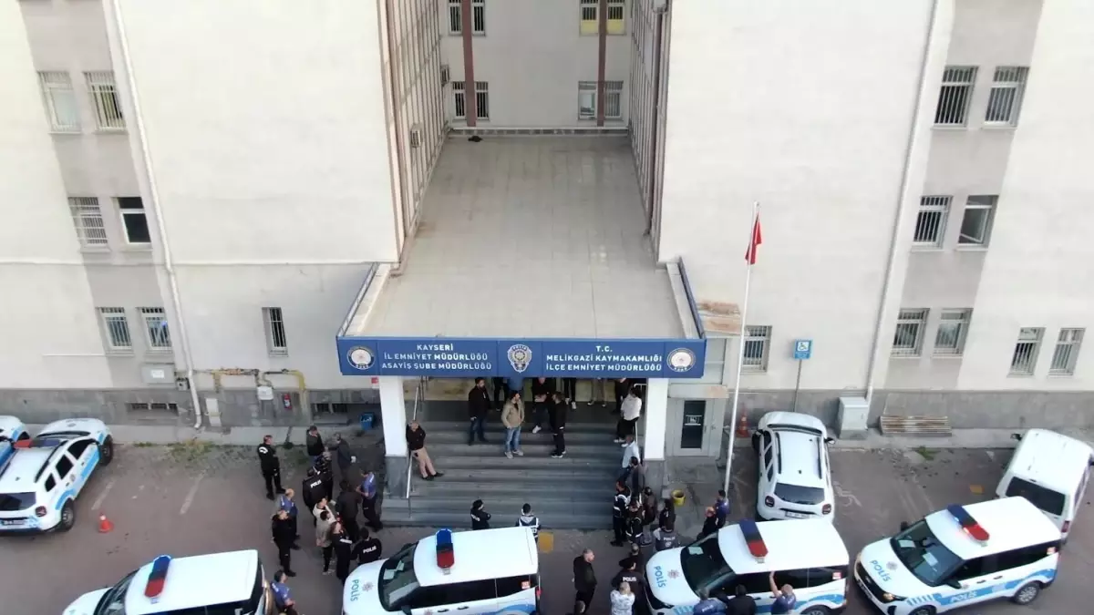 Kayseri\'de 23 Şüpheli Yakalandı