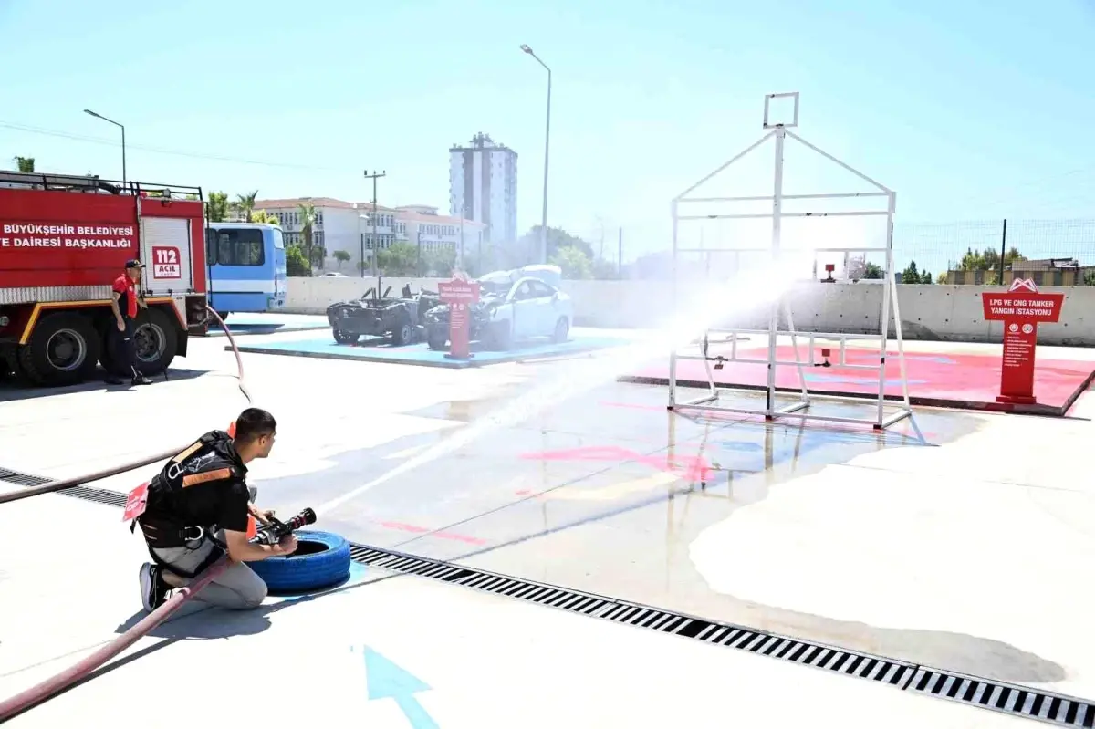 Mersin\'de itfaiye eri sınavlarında adaylar ter döktü
