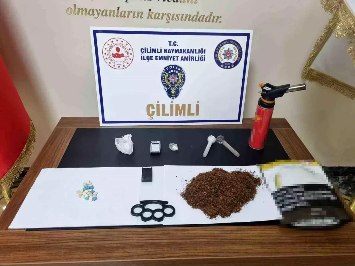 Düzce\'de Uyuşturucu Operasyonu: 4 Gözaltı