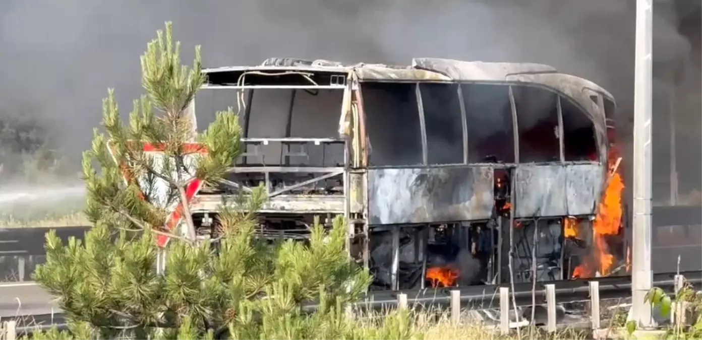 Bolu\'da yolcu otobüsü yandı