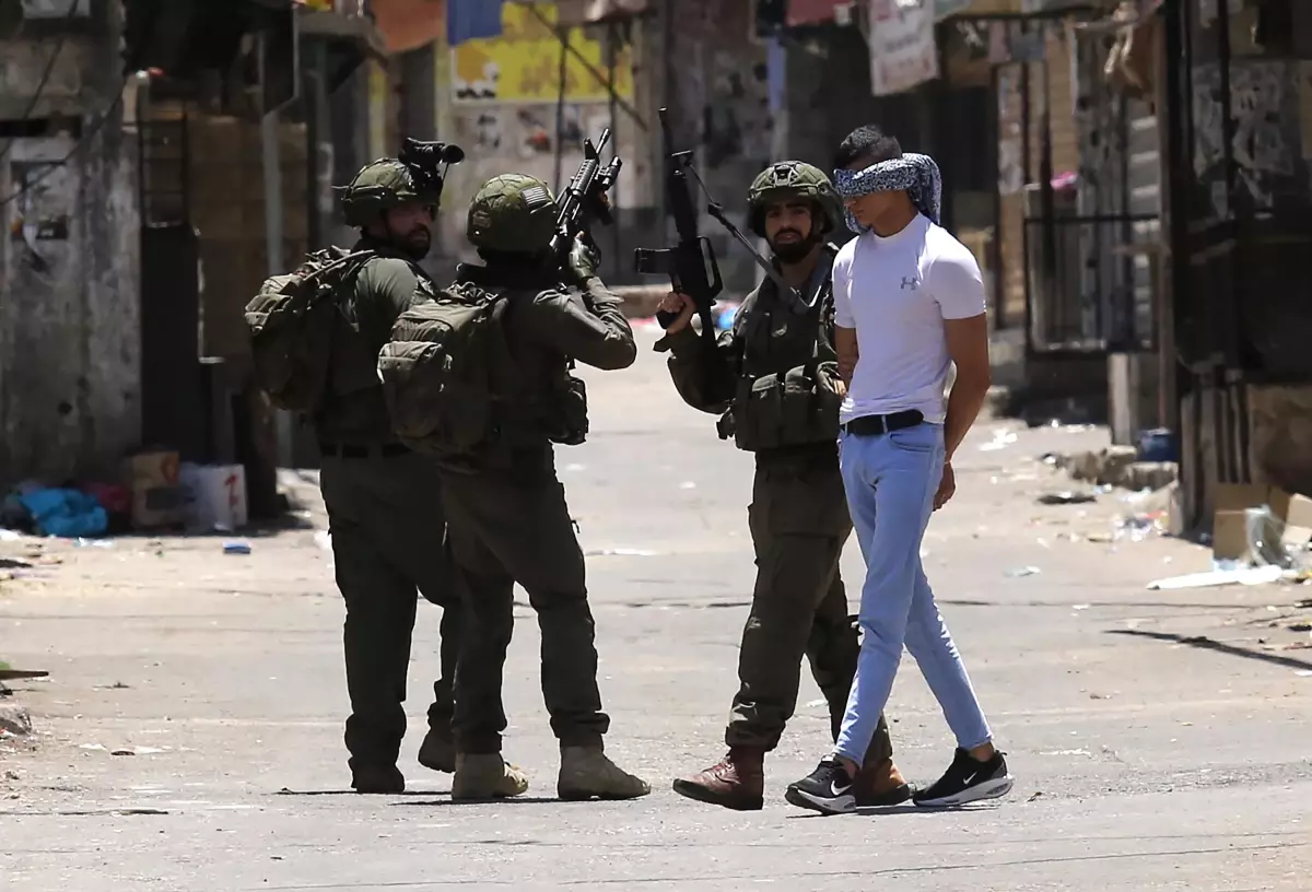 İsrail Güçlerinden Nablus\'ta Baskın