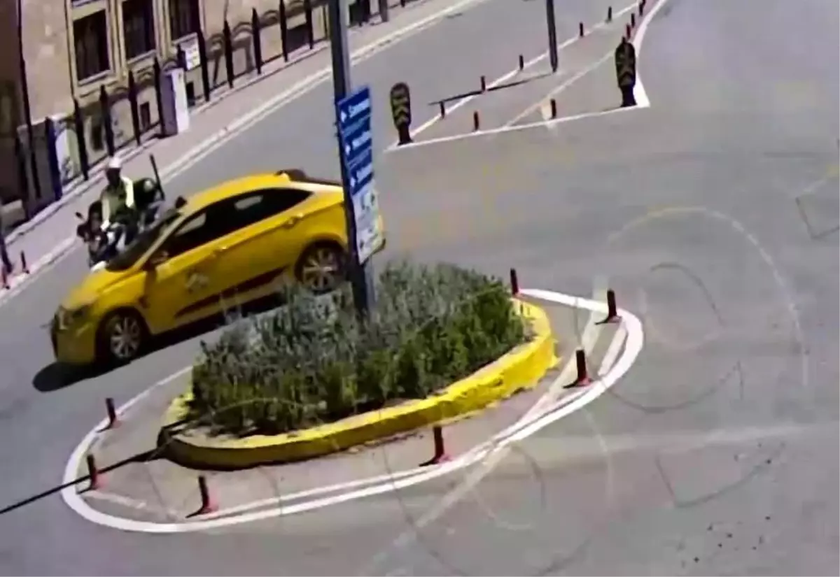 Amasya\'da Motosikletli Polis Kaza Geçirdi