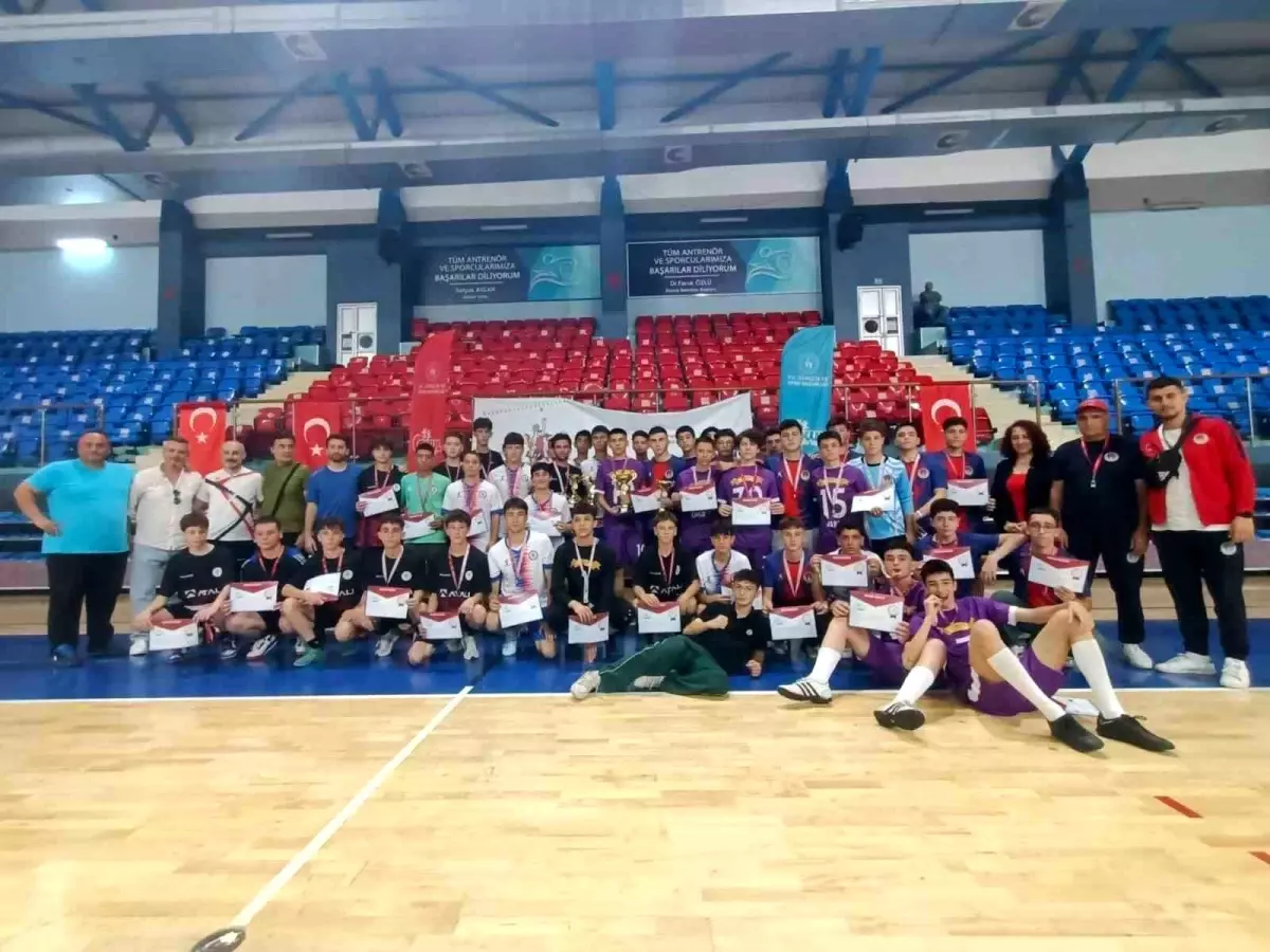 Okul Sporları Futsal Müsabakaları Sona Erdi