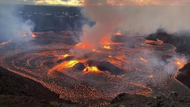 Hawaii'de Kilauea Yanardağı lav püskürtmeye devam ediyor