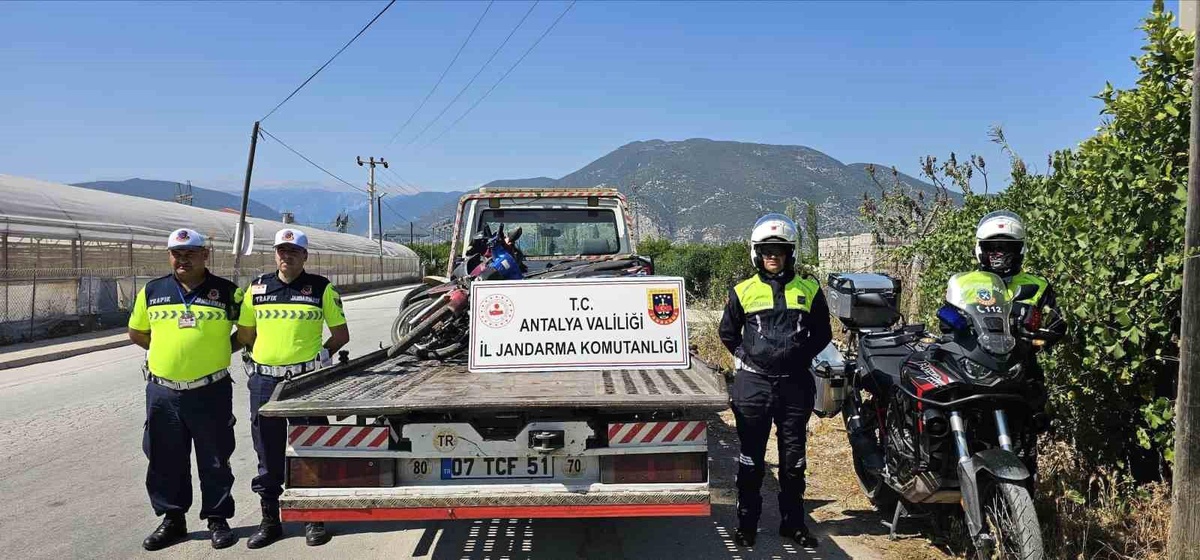 Antalya\'da Motosiklet Denetimi: 98 Araç Men Edildi