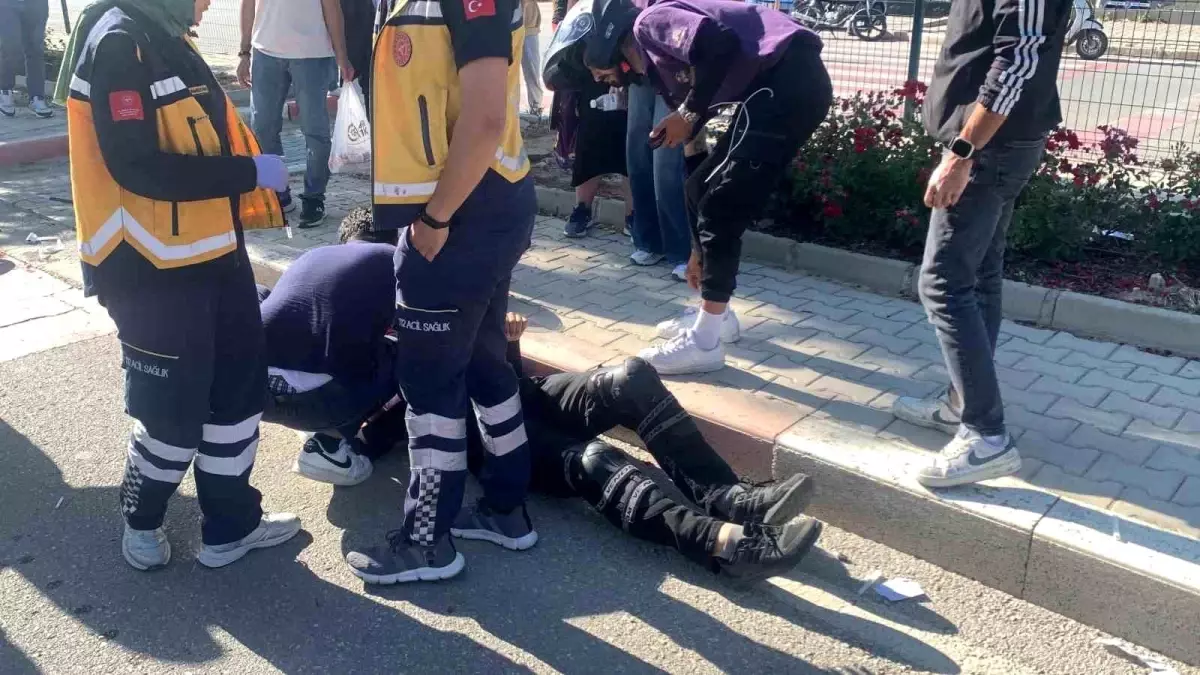 Karaman\'da Motokurye Kaza Geçirdi