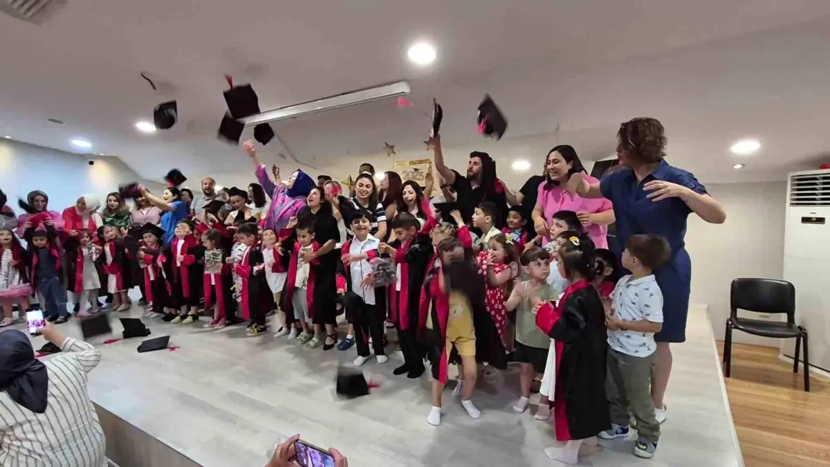 Düzce\'de Özel Çocukların Mezuniyet Coşkusu