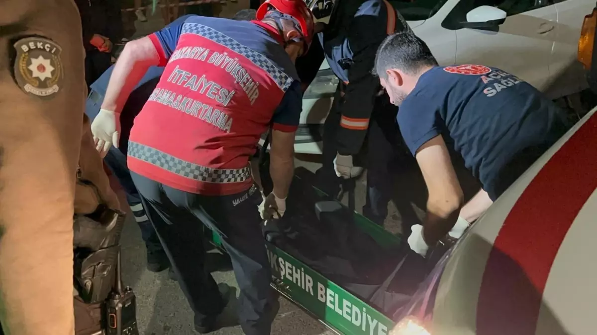 Karasu\'da Trafik Kazası: 50 Yaşındaki Kadın Hayatını Kaybetti