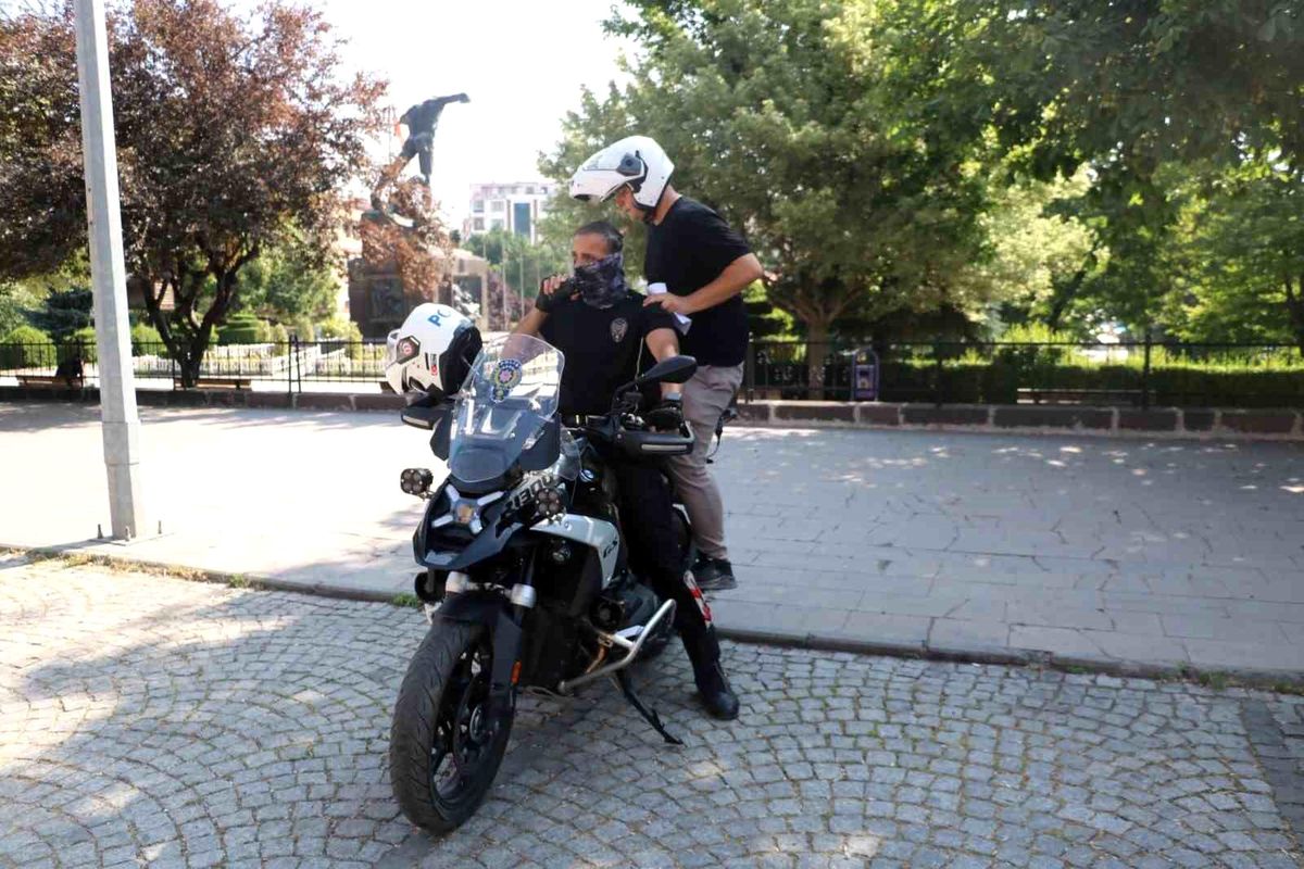 Polis Ekibi YKS Adaylarını Kurtardı