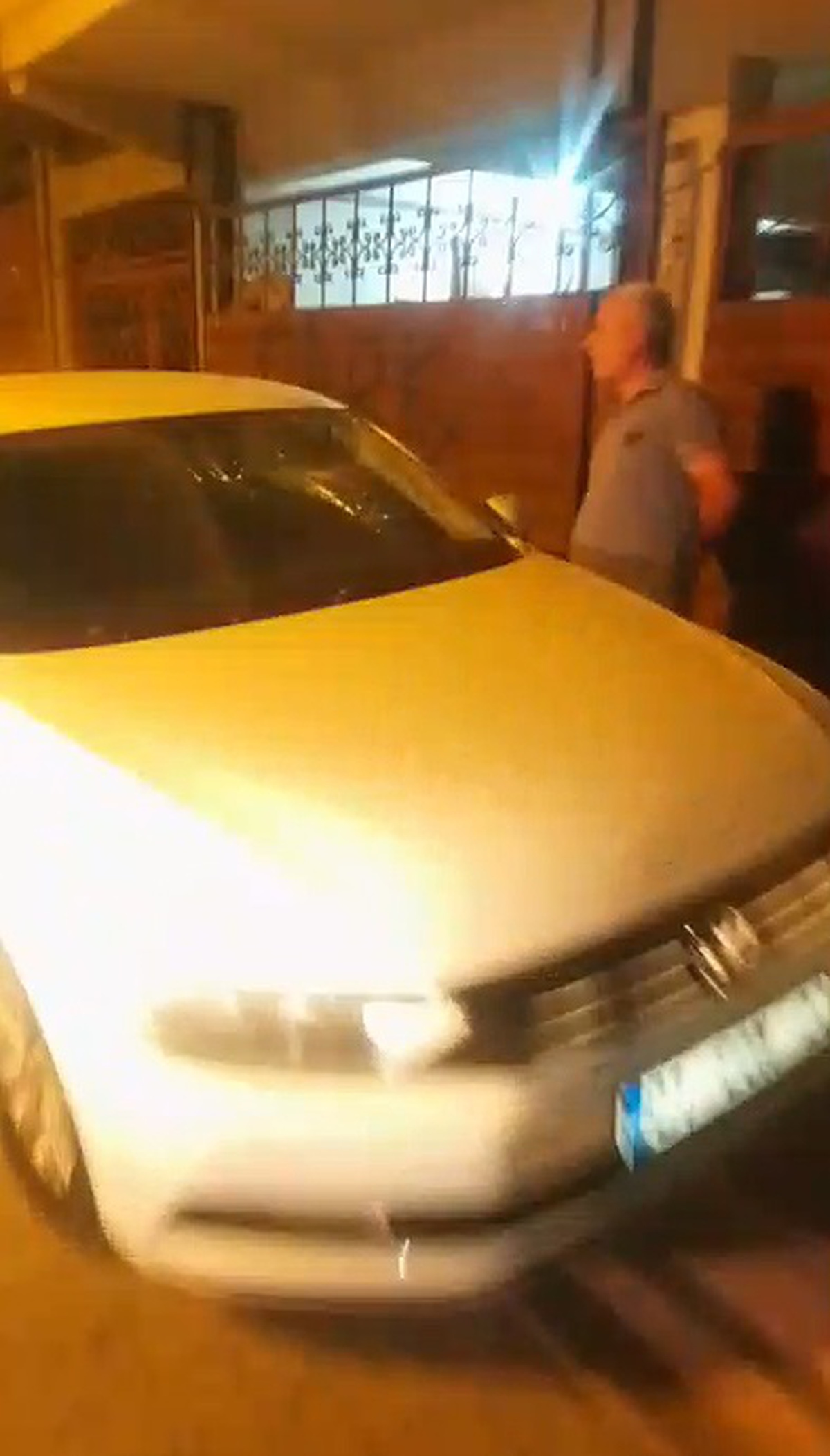 Adana\'da Komşularına Öfke: 7 Araç Hasar Gördü