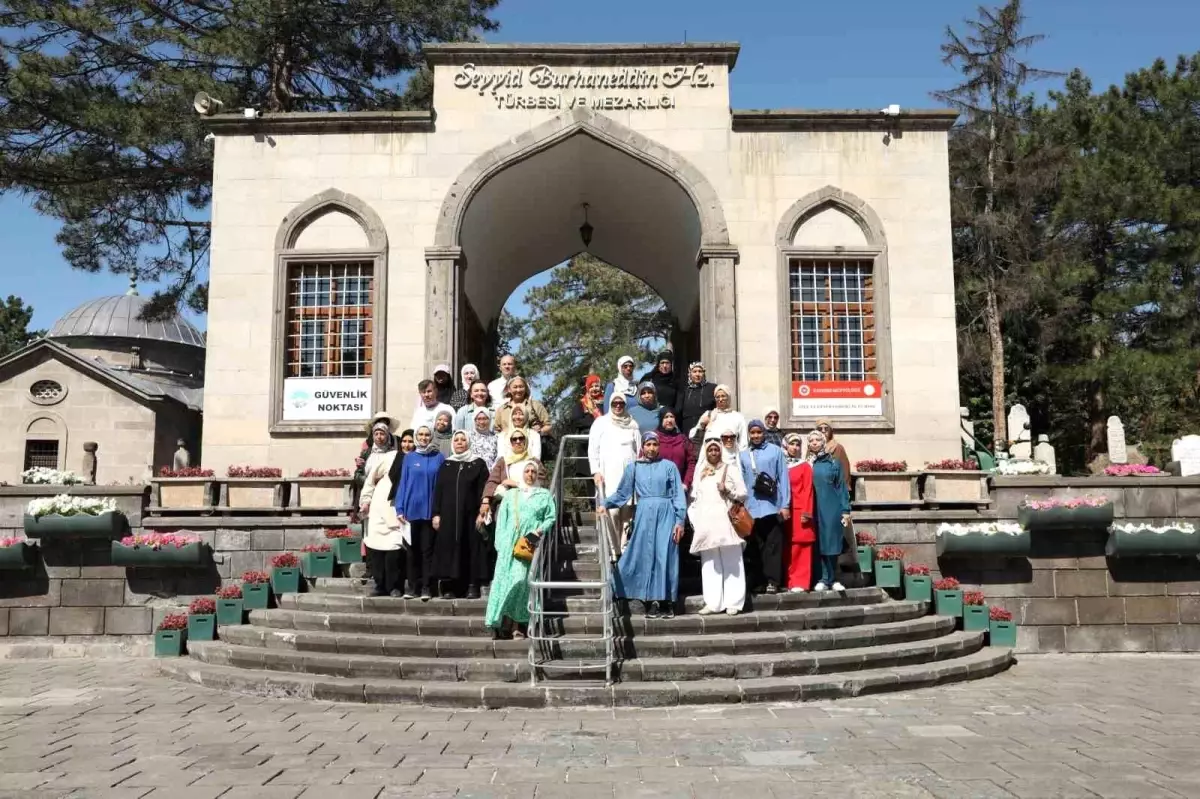 Büyükşehir KAYMEK\'ten, 9 ülkeden gelen kursiyerlere Kayseri\'yi tanıtan etkinlik