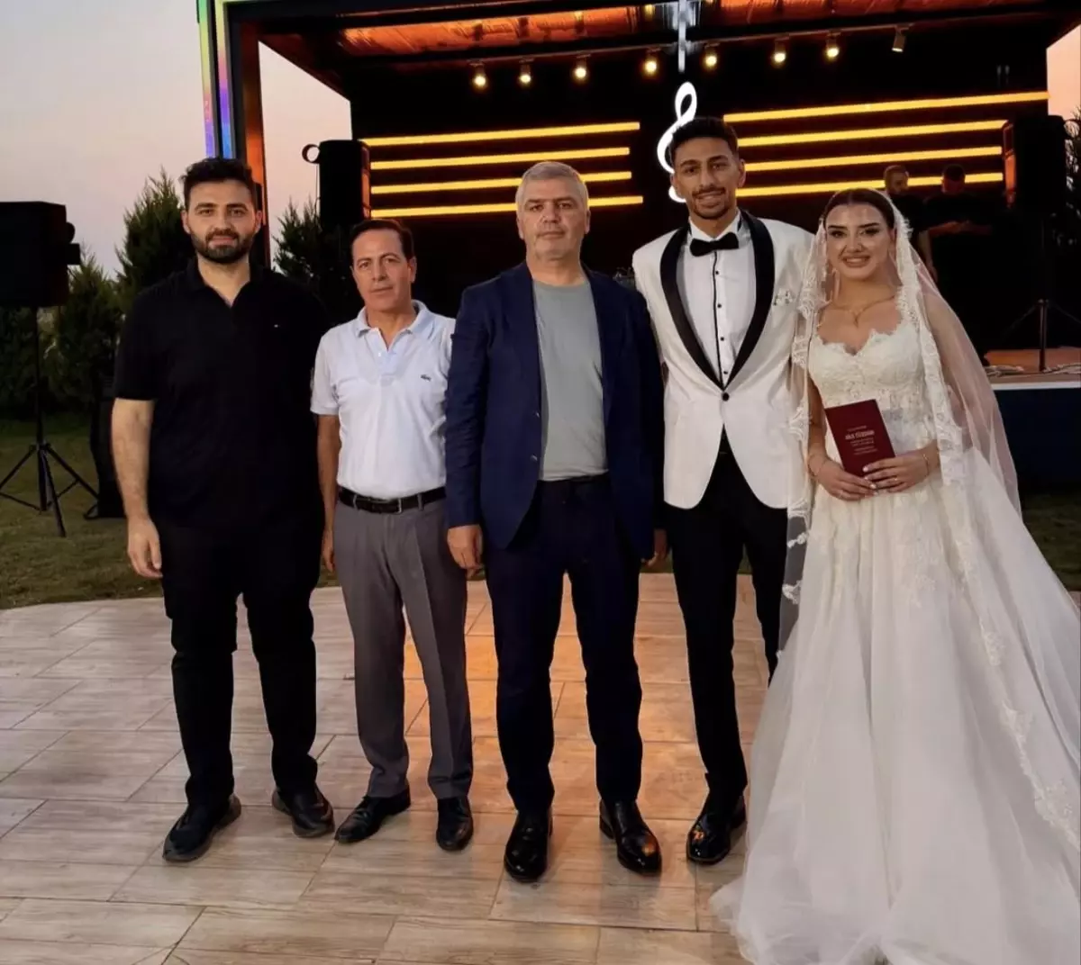 Cem Çelik Düğününde İmza Şaşkınlığı