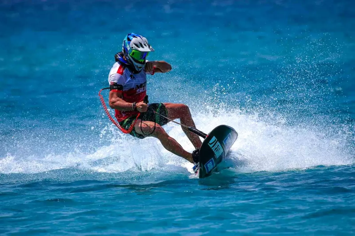 Dünya Motosurf Şampiyonası Çeşme\'de Başladı