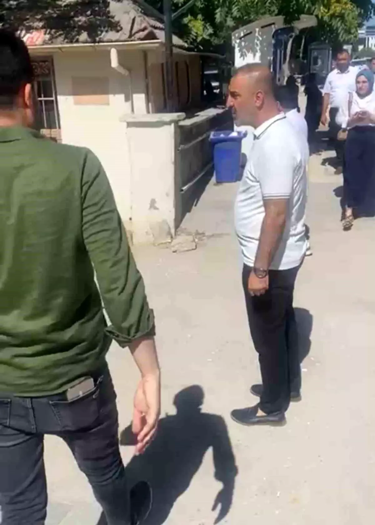 Elazığ\'da YKS Heyecanı: Geç Kalan Öğrencilere Özel Araç Desteği