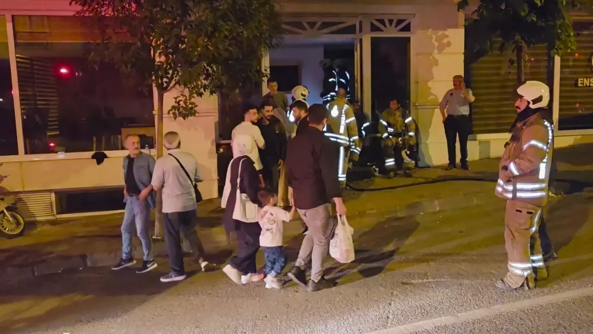 Fatih\'te Otelde Yangın