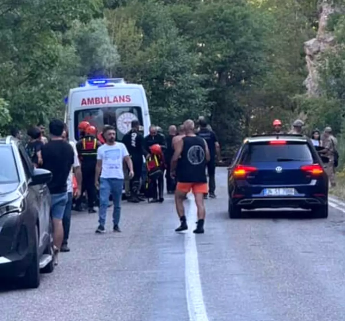 Tunceli\'de Genç Kız Munzur Çayı\'na Düştü