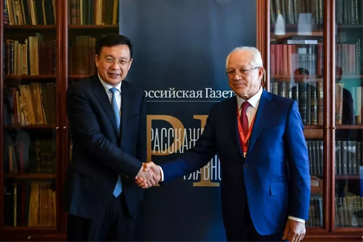 Xinhua ve Rossiyskaya Gazeta\'dan İşbirliği Vurgusu
