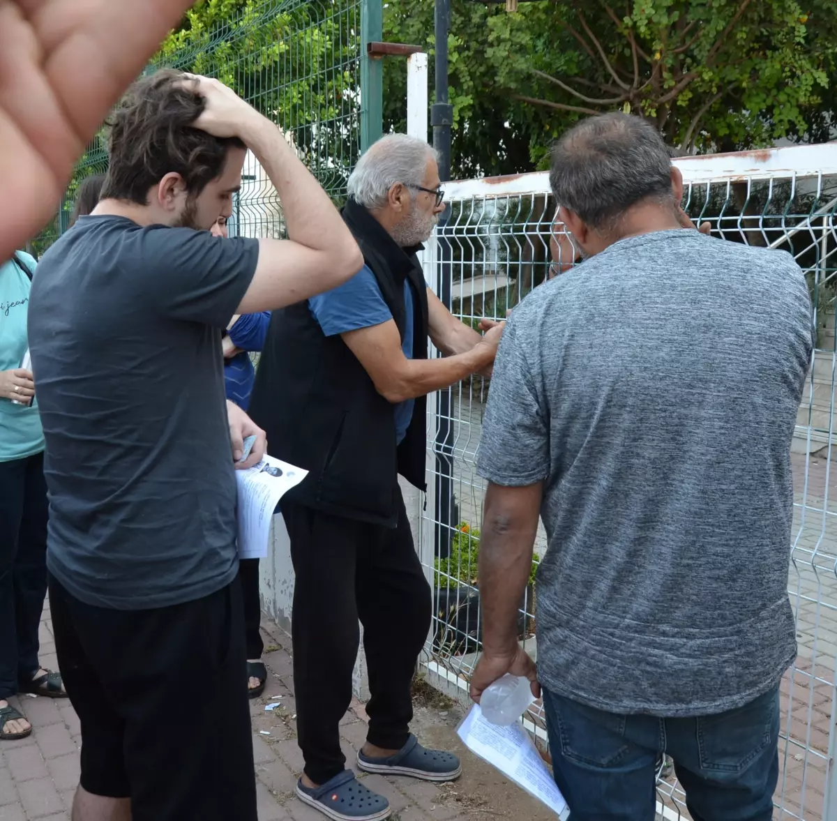 YKS\'ye geç kaldı, babası ikna etmeye çalışırken "Zaten istemiyordum" dedi