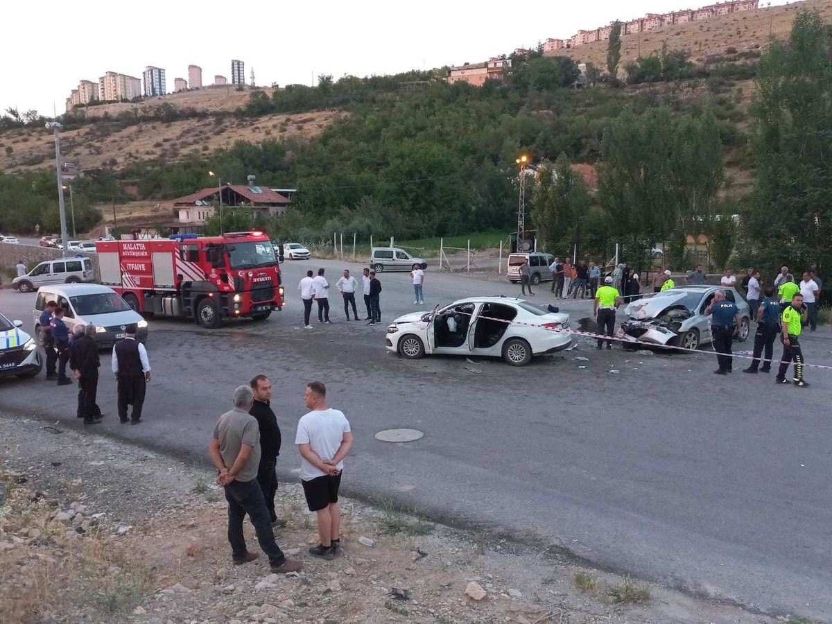 Malatya\'da Düğün Konvoyunda Kaza: 11 Yaralı