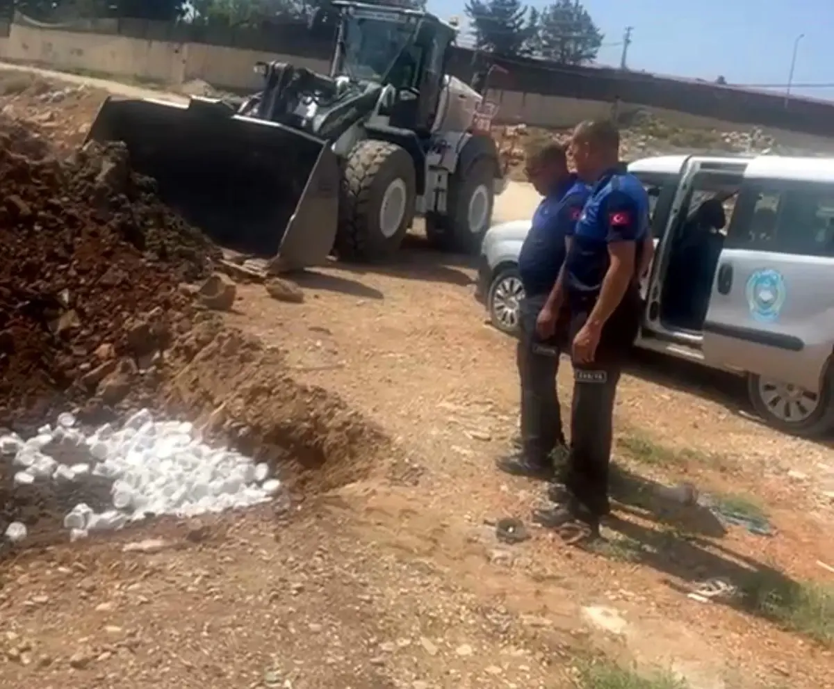 Hatay\'da Sağlığı Tehdit Eden Gıda Ürünleri İmha Edildi