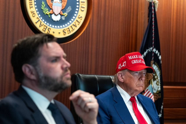 Trump, İran saldırısını böyle takip etti