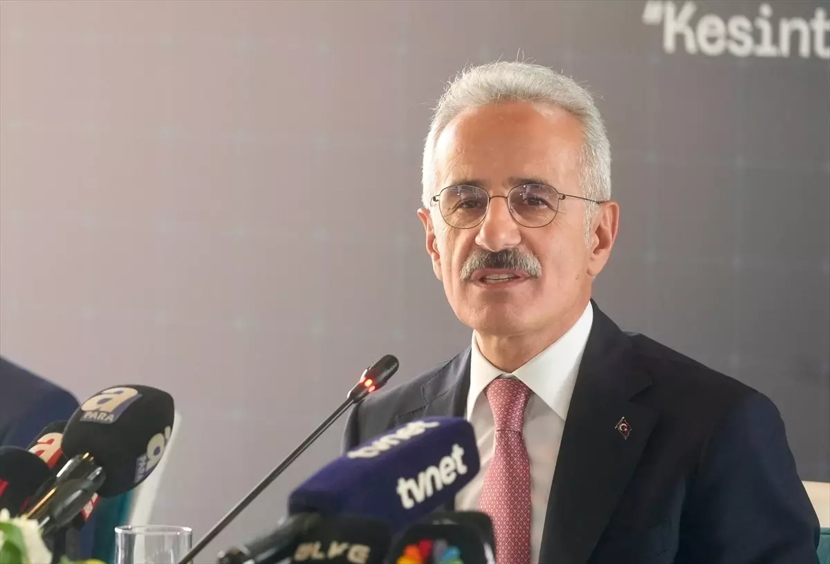 Ulaştırma Bakanı Uraloğlu: İBB, AB\'den aldığı metro kredisini metroda kullanmadı