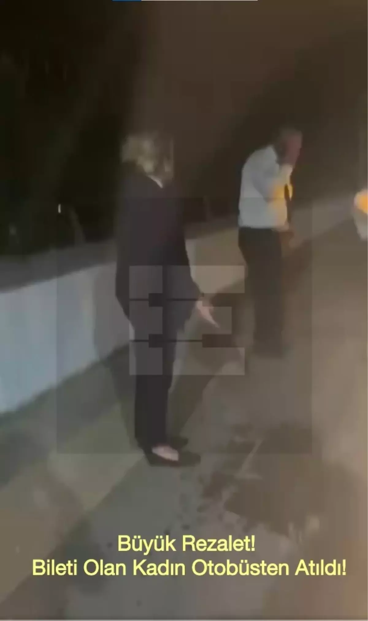 Yolcu otobüsünde skandal olay! Genç kadını otobanda indirip darbettiler