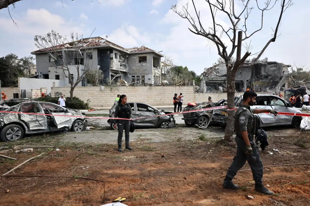 İran\'ın Füze Saldırısı İsrail\'de Yaralanmalara Neden Oldu