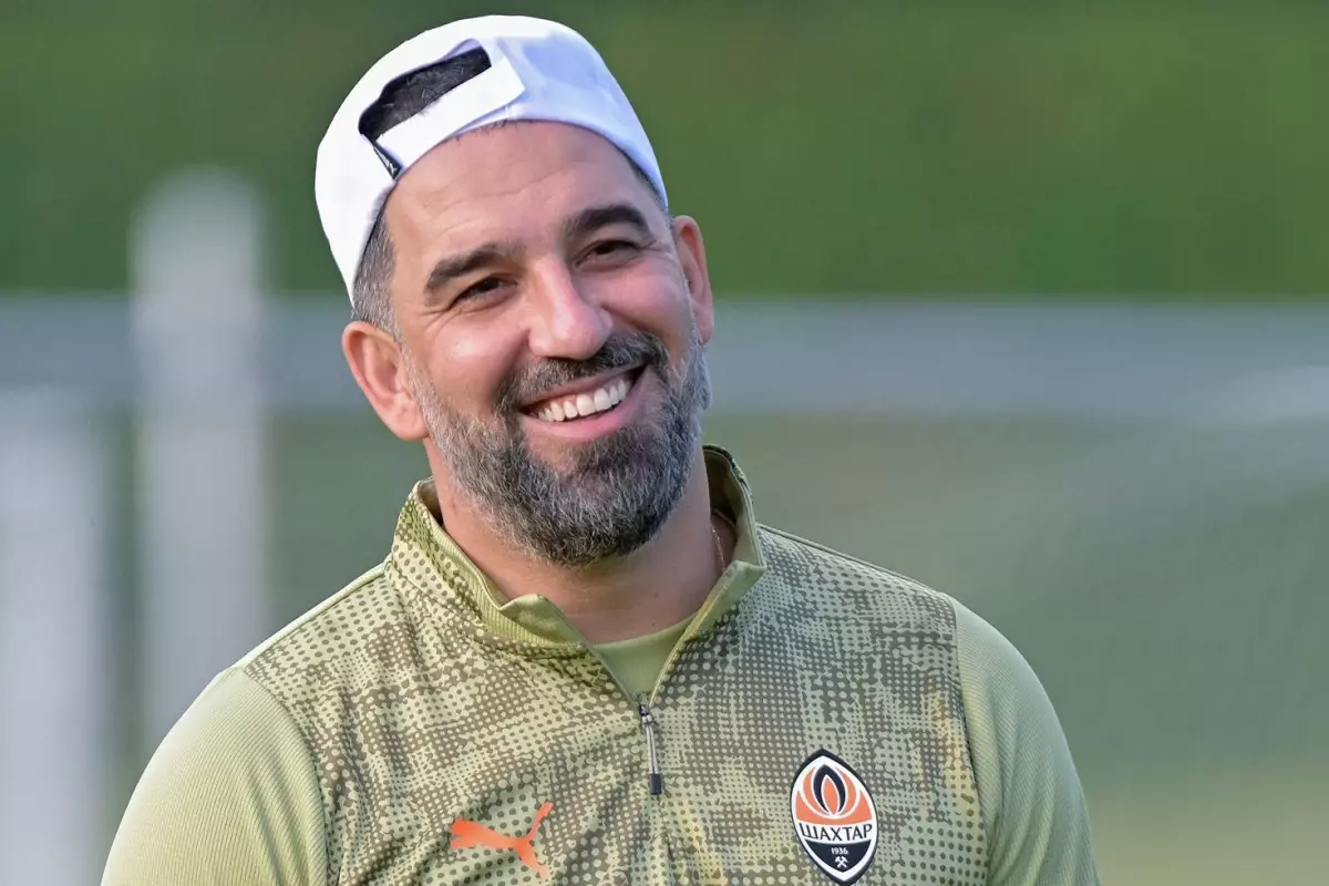 Anlaşmanın eli kulağında! Fenerbahçe\'nin yıldızı Arda Turan\'ın takımına gidiyor