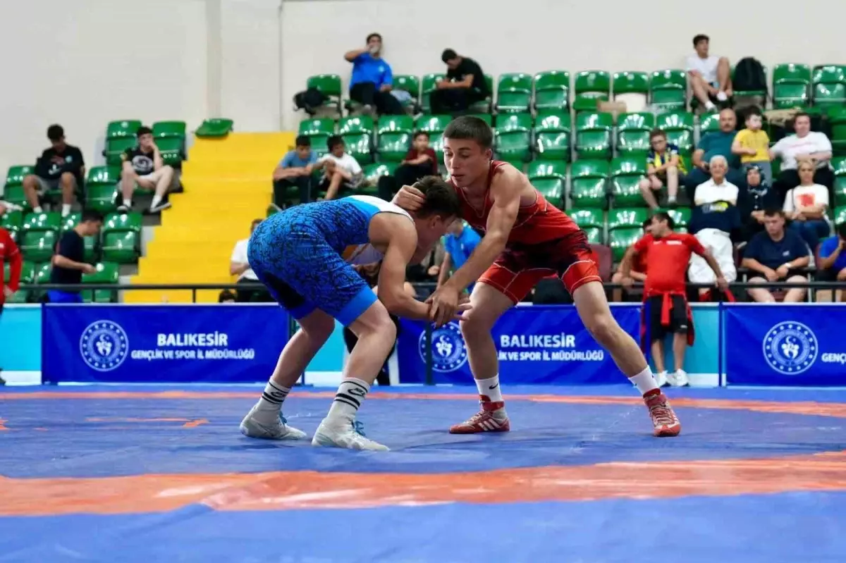 Gençler Güreşte Buluştu