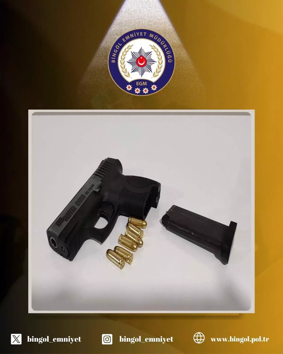 Bingöl\'de Ruhsatsız Tabanca Ele Geçirildi