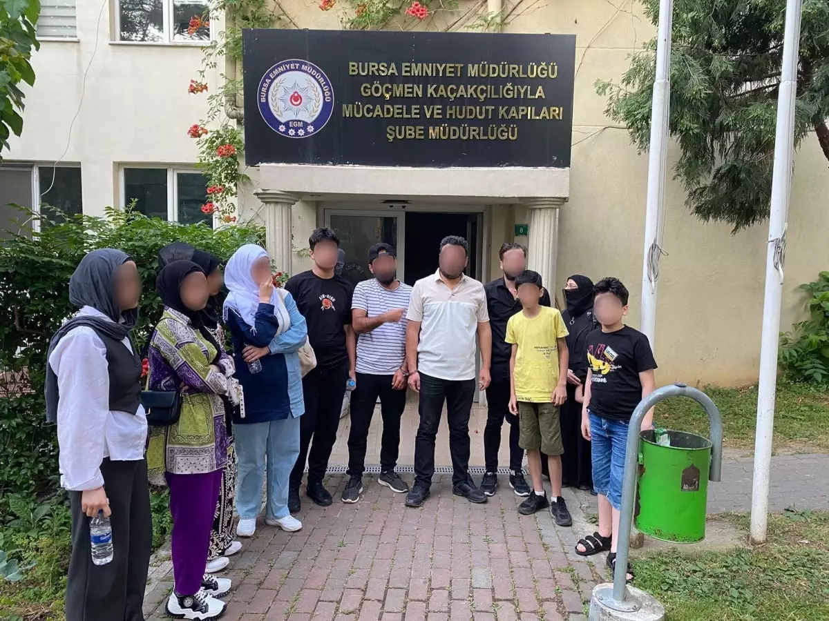 Bursa\'da 12 Kaçak Göçmen Yakalandı