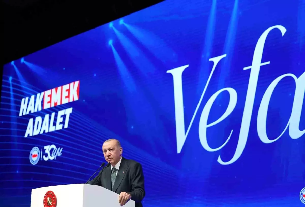Cumhurbaşkanı Erdoğan: "İran\'ın egemenliğine ve bölgemizin güvenliğine yönelik saldırıları kimden gelirse gelsin, asla tasvip etmiyor, tepkimizi de...